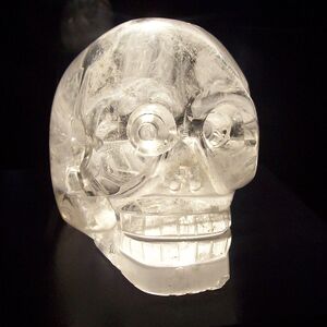 800px-Crystal skull in Musée du quai Branly, Paris.jpg